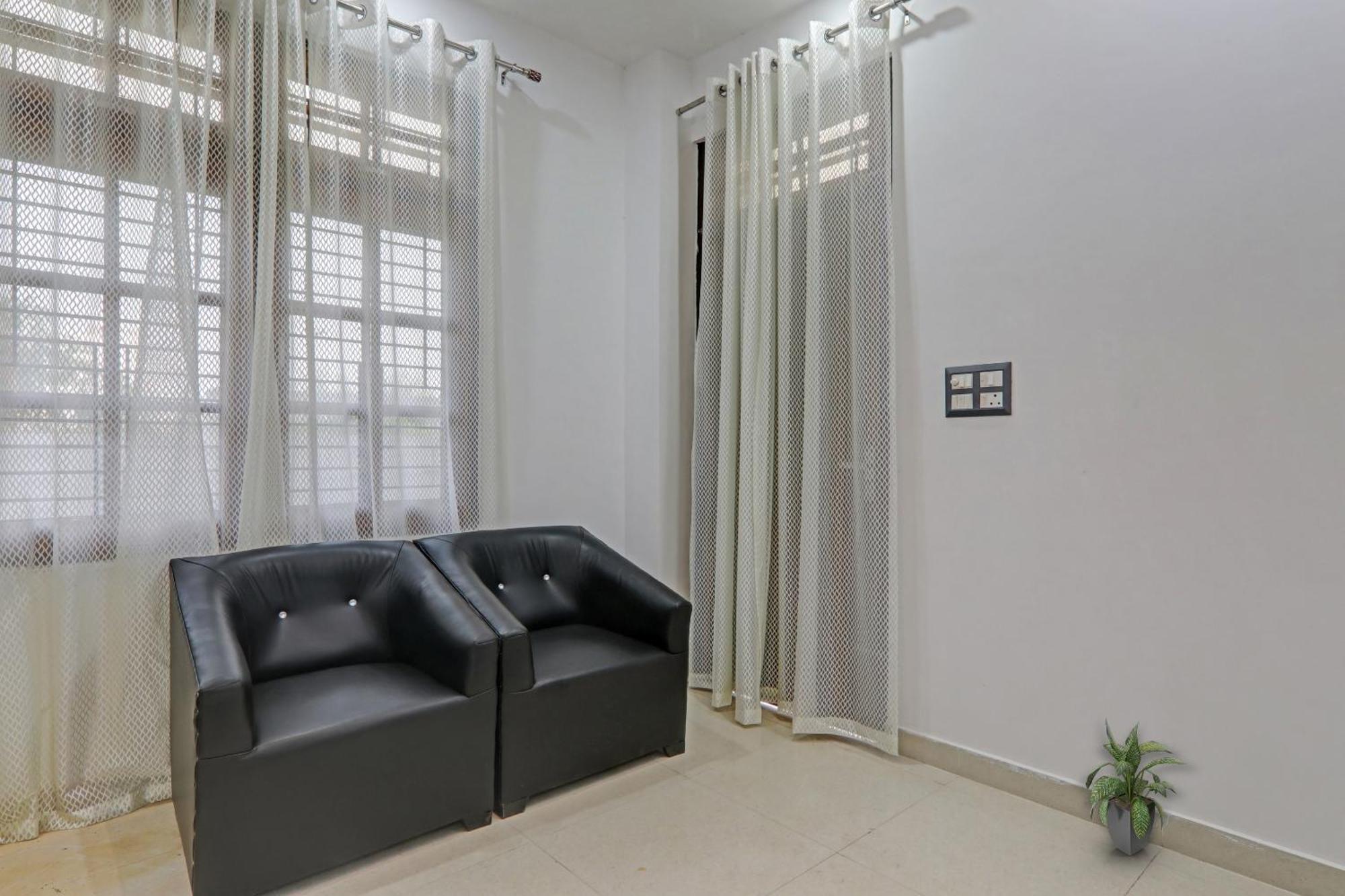 Townhouse Relax Inn Chinhat Exterior foto